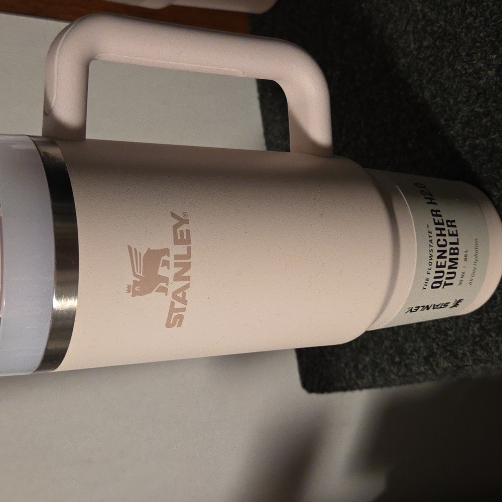 Stanley Quencher H2.0 Tumbler - Light Pink Rose